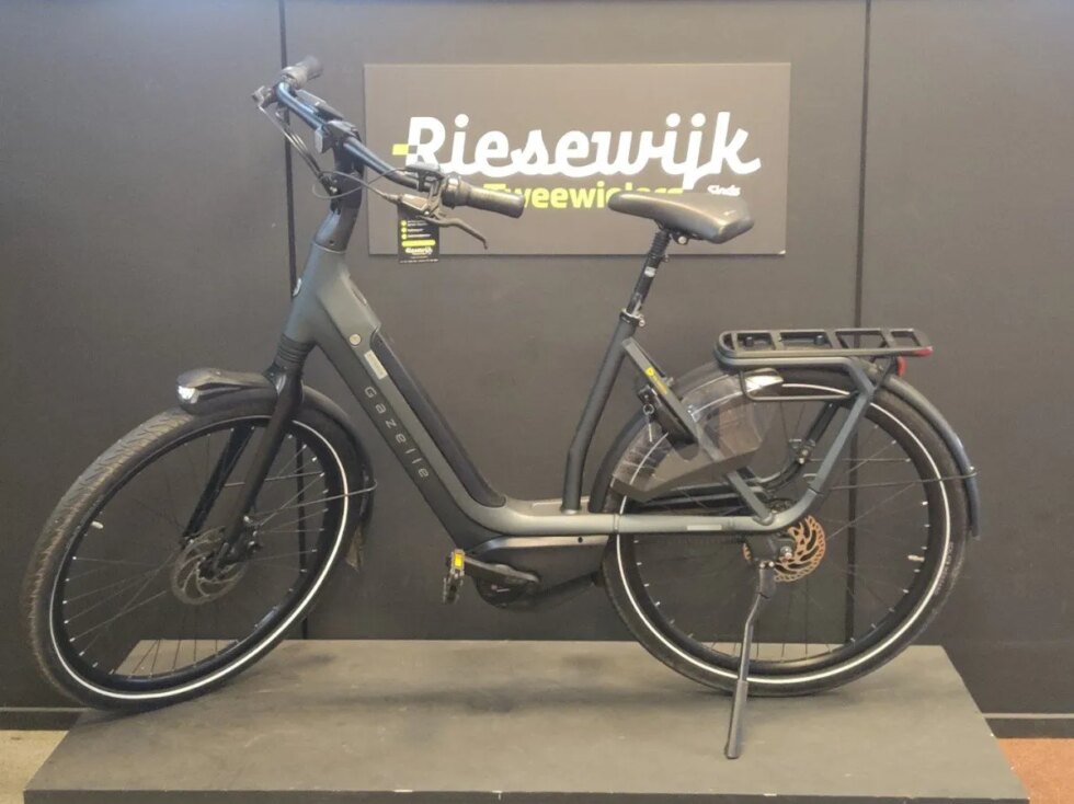 Gazelle Avignon C380 HMB Lage instap Blauw 57cm 2024