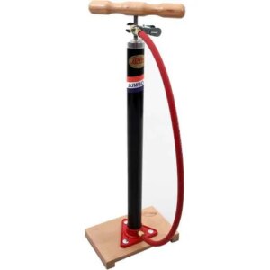 Jumbo pomp op plank met slang
